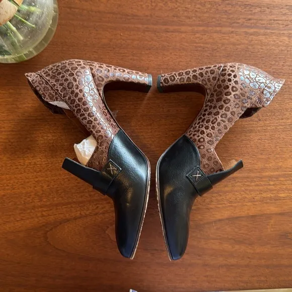 - Chie Mihara ‘Osuna’ Block Heel Loafers in Black size 9