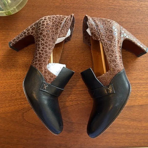 - Chie Mihara ‘Osuna’ Block Heel Loafers in Black size 9