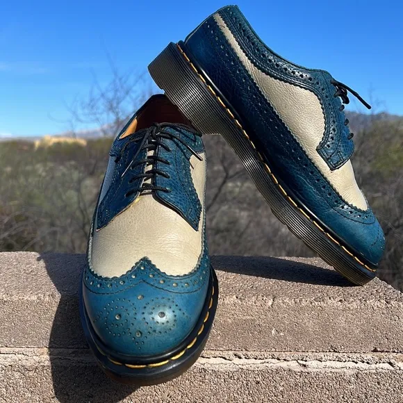 🏴󠁧󠁢󠁥󠁮󠁧󠁿 Dr. Martens MIE Vintage Light Blue 90’s Brogue Wingtip Oxfords UK 6