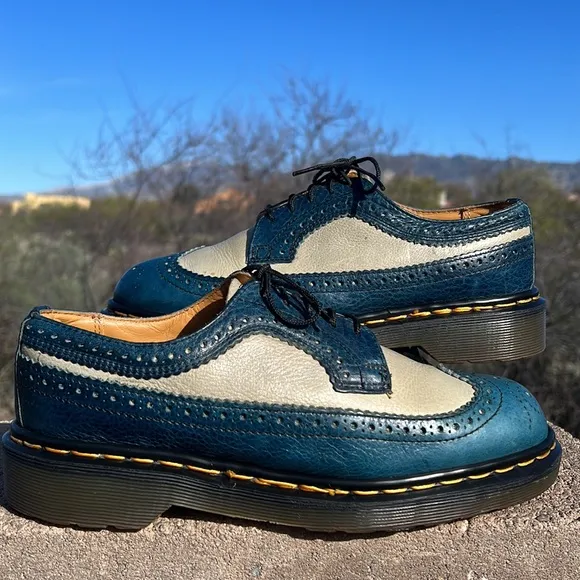 🏴󠁧󠁢󠁥󠁮󠁧󠁿 Dr. Martens MIE Vintage Light Blue 90’s Brogue Wingtip Oxfords UK 6