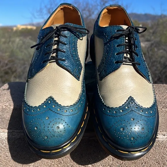 🏴󠁧󠁢󠁥󠁮󠁧󠁿 Dr. Martens MIE Vintage Light Blue 90’s Brogue Wingtip Oxfords UK 6