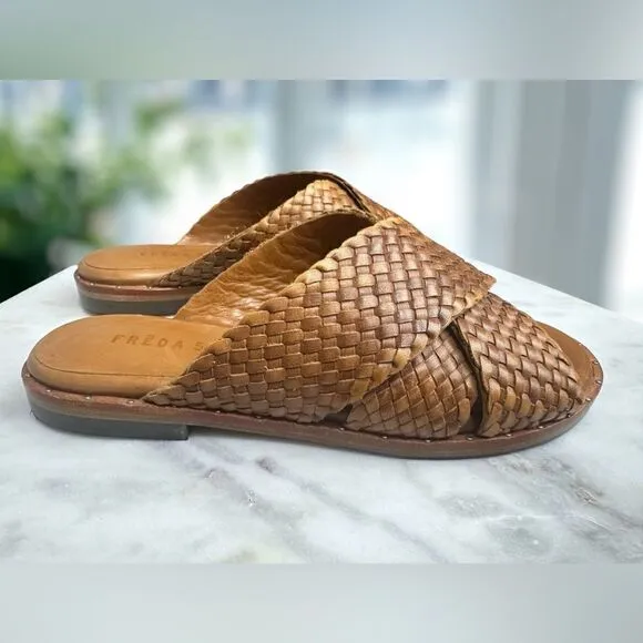 🔥🔥 Freda Salvador Dew Leather Woven Studded Slides Sandals Slip-on Size 5