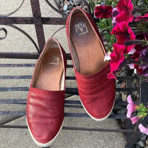 🌸 Frye Melanie Red Leather Loafers 🌸