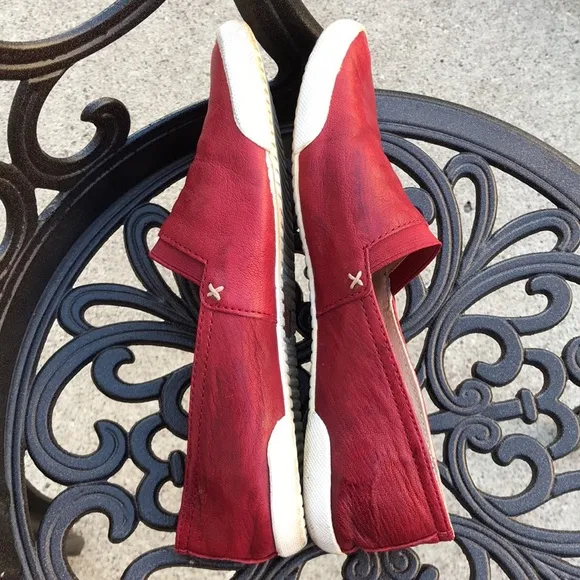 🌸 Frye Melanie Red Leather Loafers 🌸