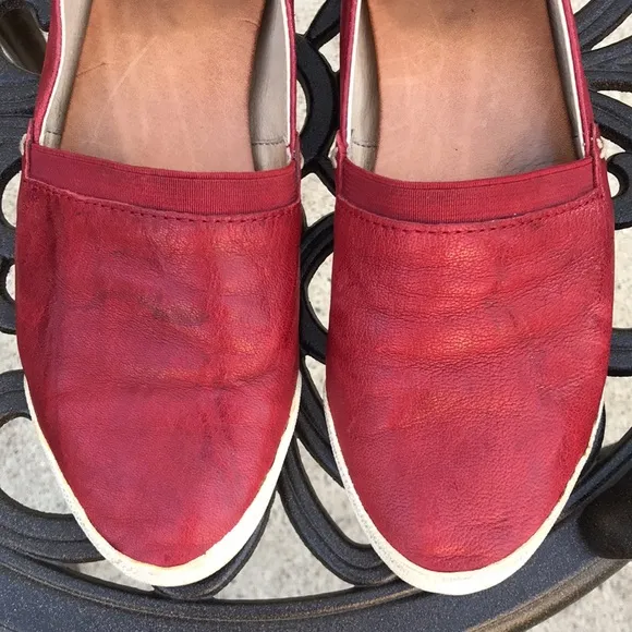 🌸 Frye Melanie Red Leather Loafers 🌸