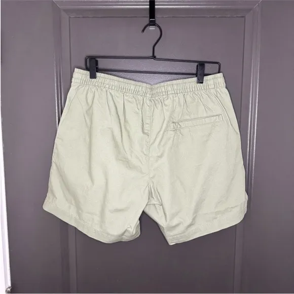 🌿 NWT Men's Weekday Zed Regular Fit Shorts | Serene Sage Green | Size M