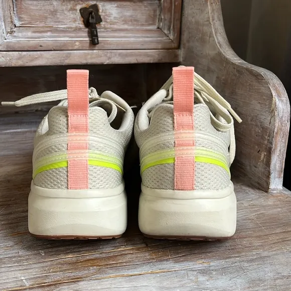 🤍 Veja Condor 2 Alveomesh Sneakers Size 10 neutral tan pink neon