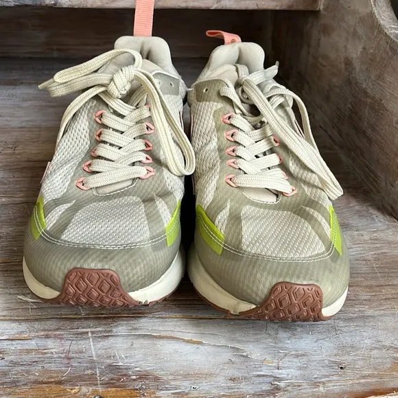🤍 Veja Condor 2 Alveomesh Sneakers Size 10 neutral tan pink neon