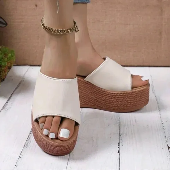 2024 Spring/Summer Women's Mid-Heel Slippers, Popular For Outdoor Activities