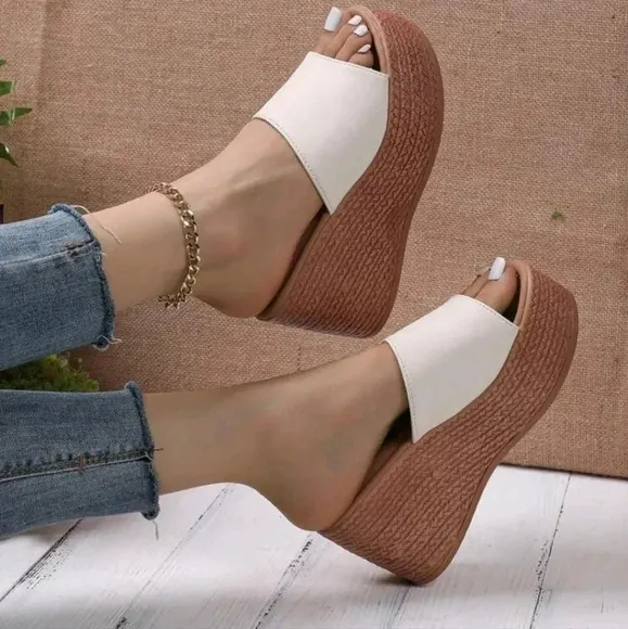 2024 Spring/Summer Women's Mid-Heel Slippers, Popular For Outdoor Activities