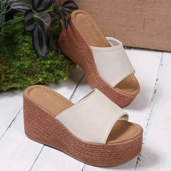 2024 Spring/Summer Women's Mid-Heel Slippers, Popular For Outdoor Activities
