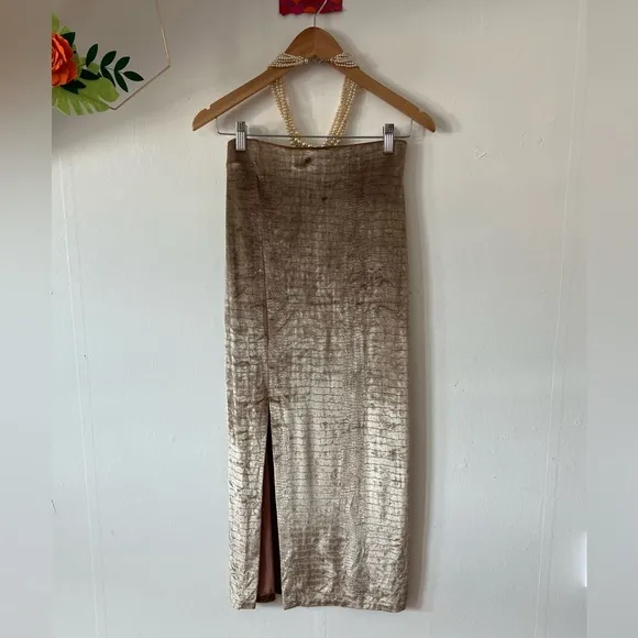 90s VTG EUC champagne stretch velvet column skirt with back slit sz S crocodile