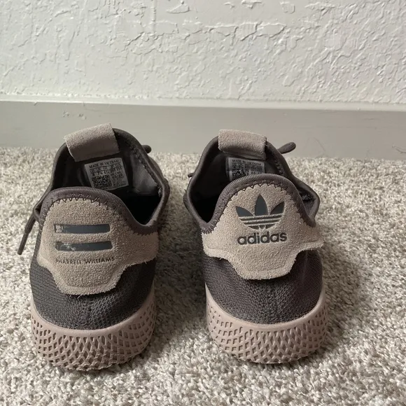 Adidas Pharrell Williams Tennis Human Race Cinder Cinder Light Brown Sneakers