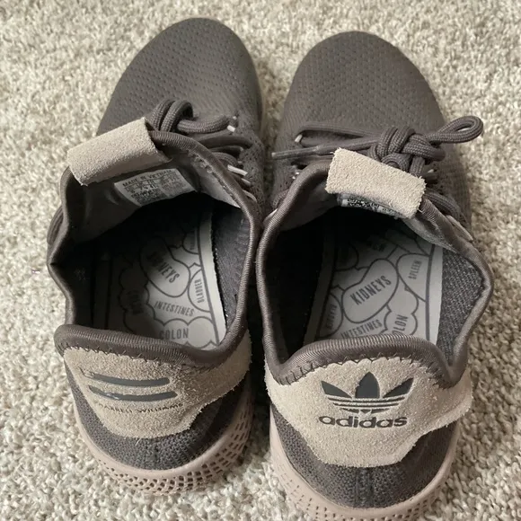 Adidas Pharrell Williams Tennis Human Race Cinder Cinder Light Brown Sneakers