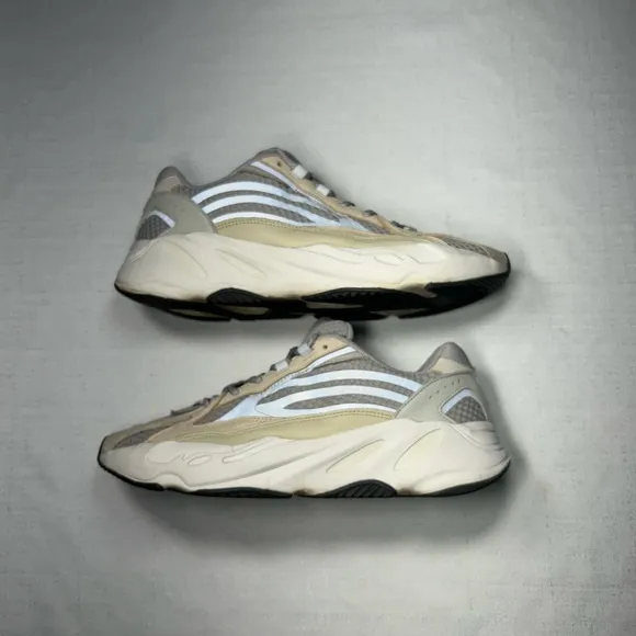 Adidas YEEZY Boost 700 GY7924 Sneakers