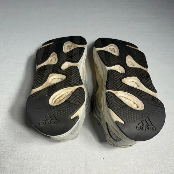 Adidas YEEZY Boost 700 GY7924 Sneakers