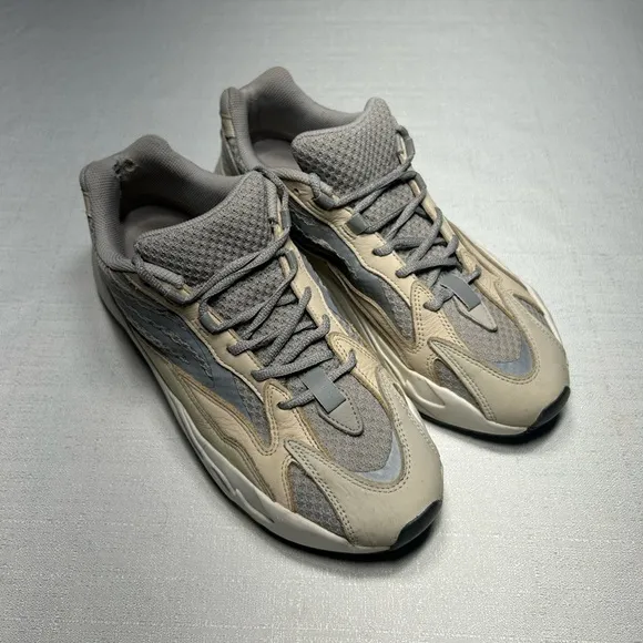 Adidas YEEZY Boost 700 GY7924 Sneakers