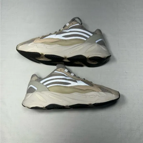 Adidas YEEZY Boost 700 GY7924 Sneakers