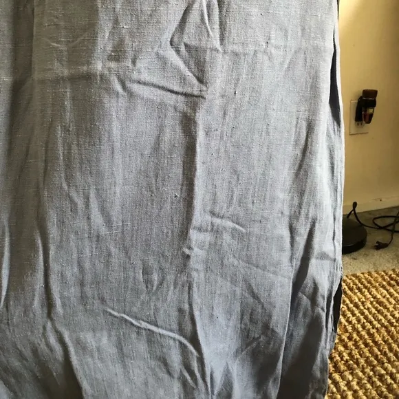 Adorable blue 💯% linen maxi skirt w/side splits