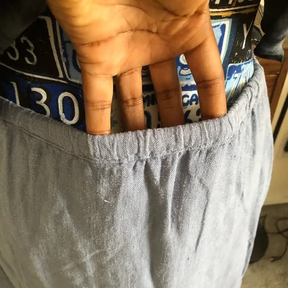 Adorable blue 💯% linen maxi skirt w/side splits