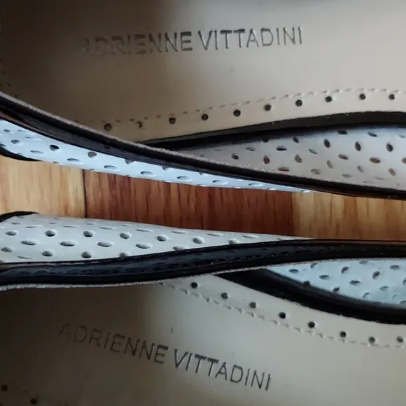 Adrienne Vittadini Alva Open Toed Flats Size 8.5