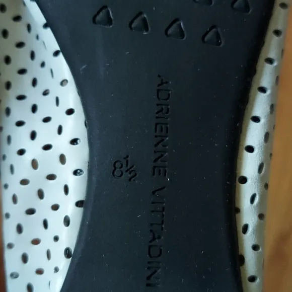 Adrienne Vittadini Alva Open Toed Flats Size 8.5