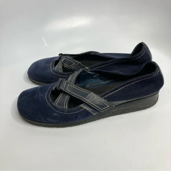 AEROSOLES butterscotch flats navy blue leather size 8.5