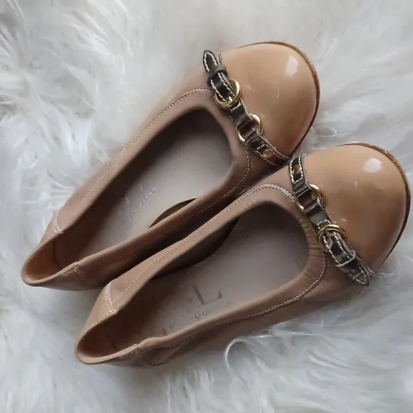 AGL  leather flats