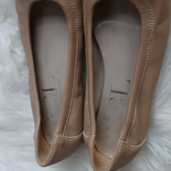 AGL  leather flats
