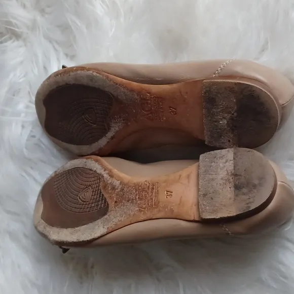AGL  leather flats