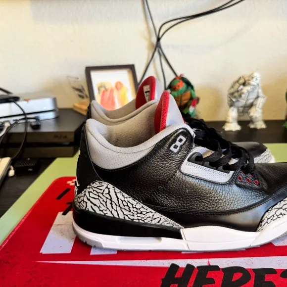 Air Jordan 3 Black Cement 2011 – OG ‘Nike Air – Rare Retro