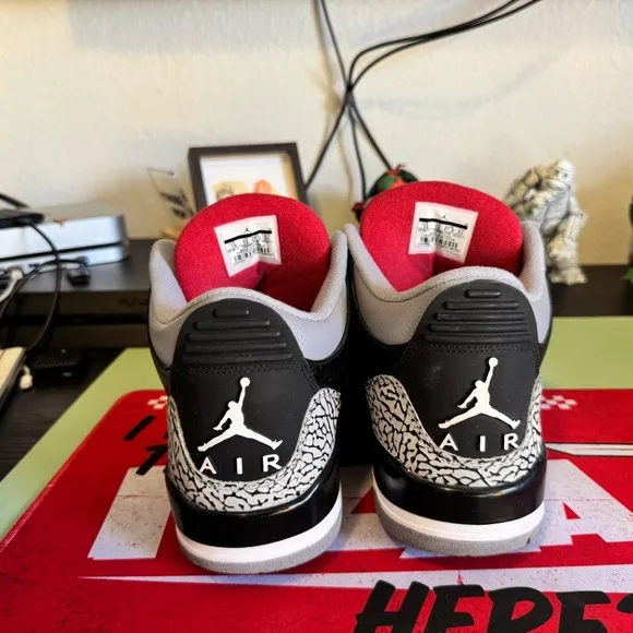 Air Jordan 3 Black Cement 2011 – OG ‘Nike Air – Rare Retro