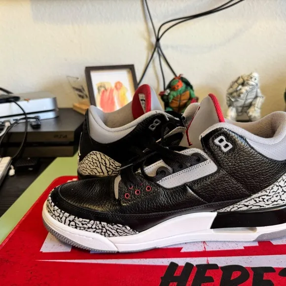Air Jordan 3 Black Cement 2011 – OG ‘Nike Air – Rare Retro