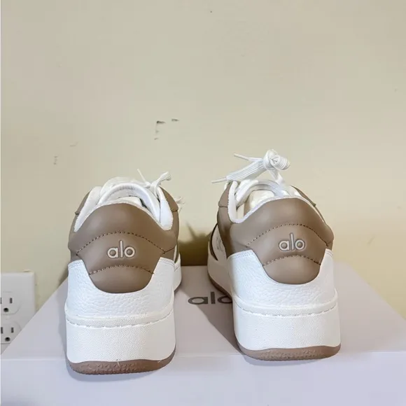 ALO Sneakers gravel/white (Brand new)