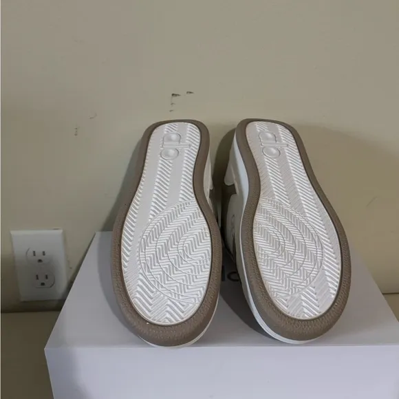 ALO Sneakers gravel/white (Brand new)