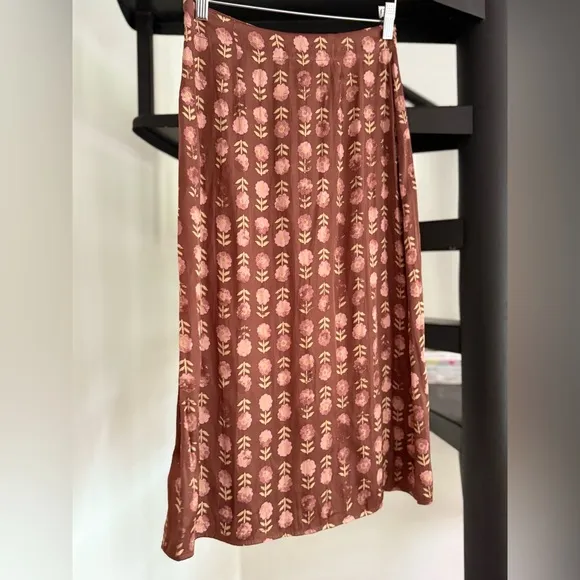 Analise Printed Midi Skirt NWOT wine combo