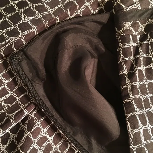 ANN TAYLOR 100% SILK SKIRT, Pleated, Brown Geometric Print, “Mock” Belt, Size 10