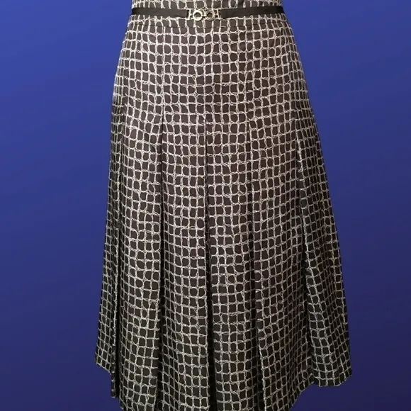 ANN TAYLOR 100% SILK SKIRT, Pleated, Brown Geometric Print, “Mock” Belt, Size 10