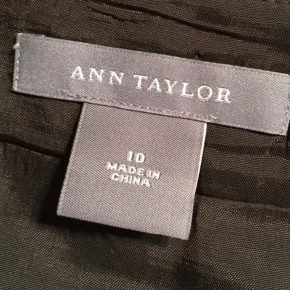 ANN TAYLOR 100% SILK SKIRT, Pleated, Brown Geometric Print, “Mock” Belt, Size 10