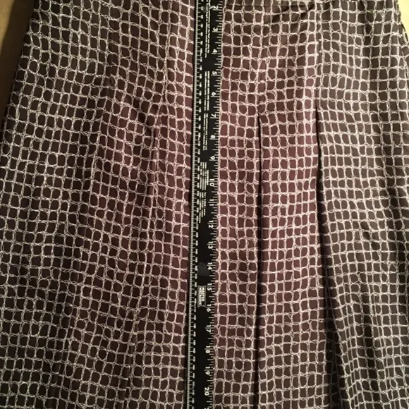 ANN TAYLOR 100% SILK SKIRT, Pleated, Brown Geometric Print, “Mock” Belt, Size 10