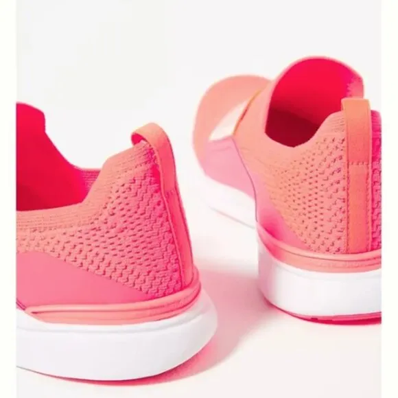 APL Techloom Bliss Sneakers - Impulse Red (coral) SZ 10.5
