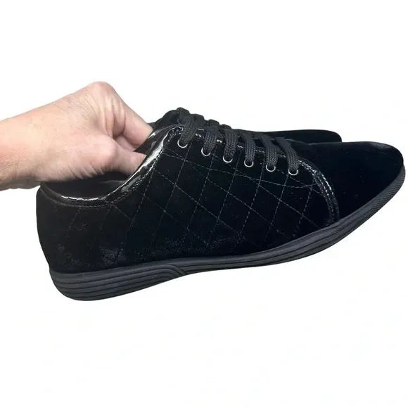 Aquatalia Glenda Velvet Quilted Sneakers size 9 Italy Neutral Minimalist Classic