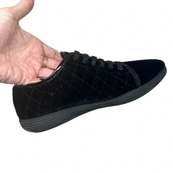 Aquatalia Glenda Velvet Quilted Sneakers size 9 Italy Neutral Minimalist Classic