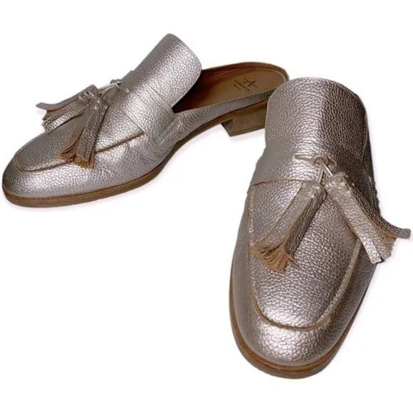 Aquatalia Women’s Size 10.5 Silver Metallic Tassel Stella Slip On Slides Mules
