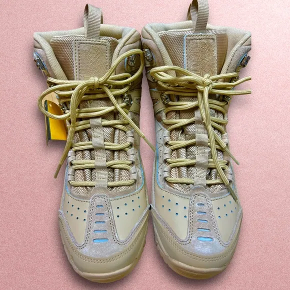 Armada boots by FILA Men size:7 Women size: 8.5 Excellent grip with cushions New