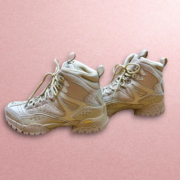 Armada boots by FILA Men size:7 Women size: 8.5 Excellent grip with cushions New