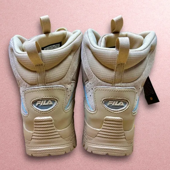 Armada boots by FILA Men size:7 Women size: 8.5 Excellent grip with cushions New