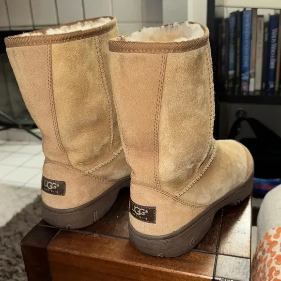 Australian Ugg boots tan size women’s 9 authentic original from Australia not US