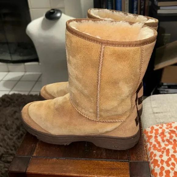 Australian Ugg boots tan size women’s 9 authentic original from Australia not US