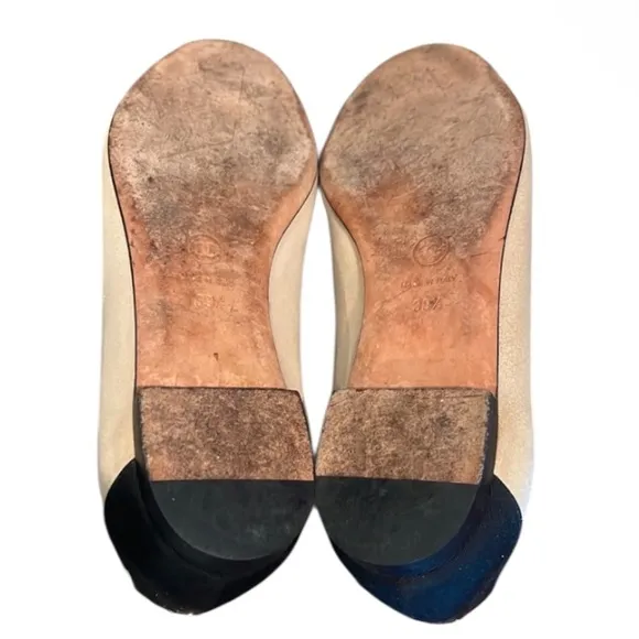 Authentic Chanel luxury designer signature suede leather open toe flats sz 8.5